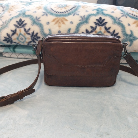 Frye Melissa Camera Crossbody Bag Cognac. RARE to find - Picture 3 of 16